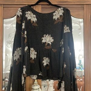 Stone cold fox brown patterned blouse with trumpet sleeve